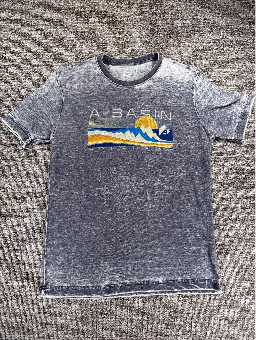 Blue 84 ABasin Colorado Retro Burn Out Casual Graphic T-Shirt Vintage Size Small